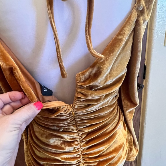 NWT MINKPINK Meknes Ruched mini VELVET DRESS - Picture 8 of 11